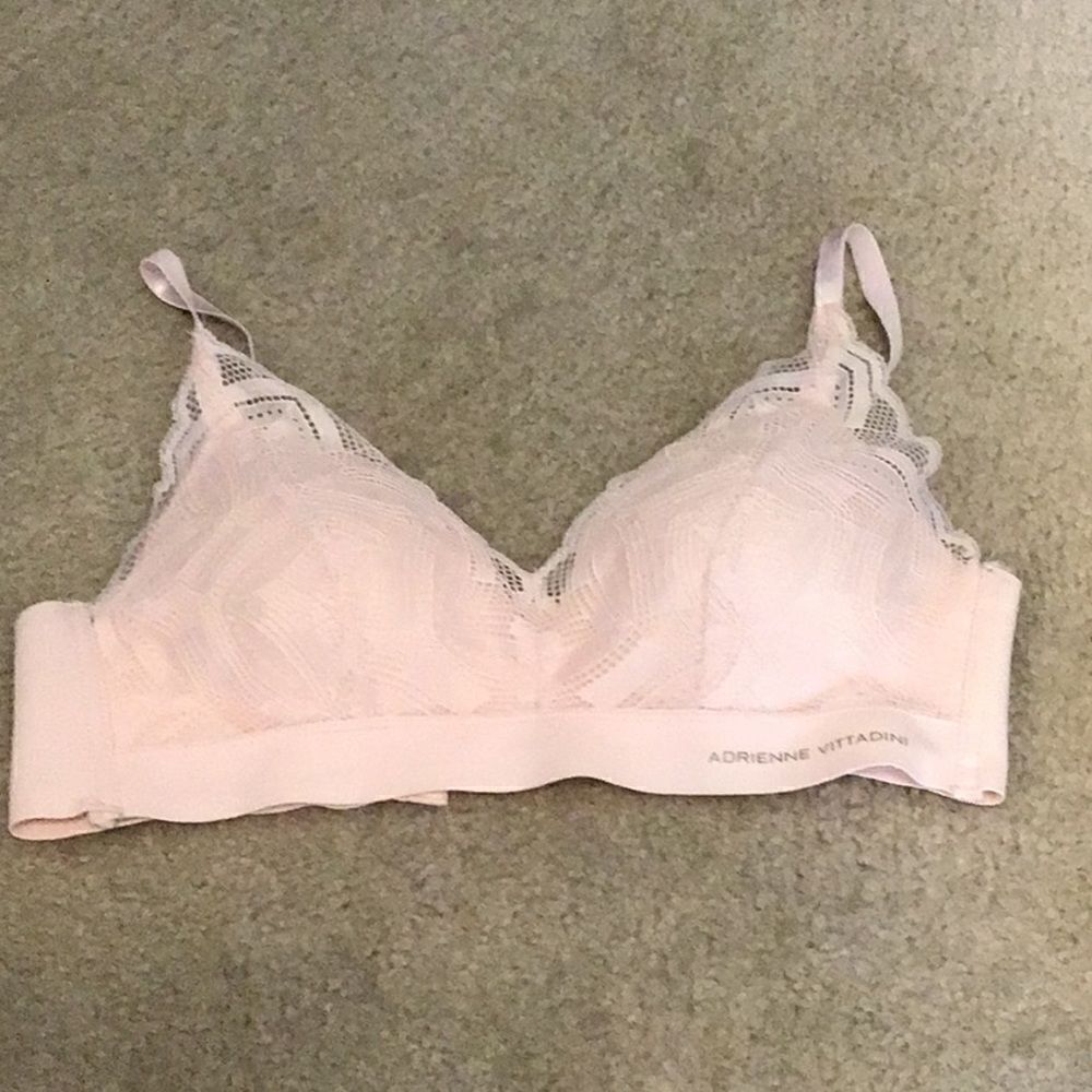 Adrienne Vittadini Bra Peachy Pink Lace Padded Adjustable Straps Sports Bra 36B